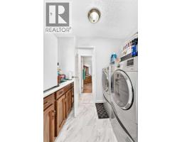 Family room - 3528 50 Avenue, Innisfail, AB T4G1J1 Photo 13