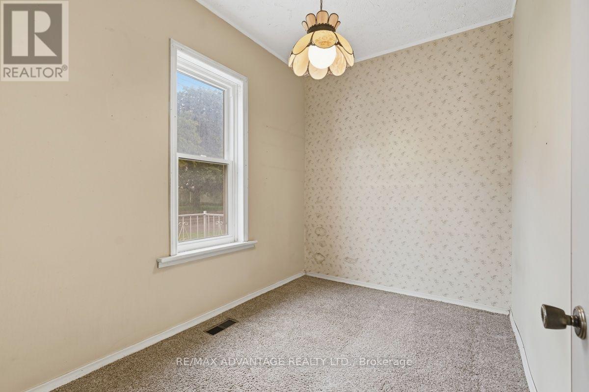 22383 ADELAIDE ROAD - Image 20