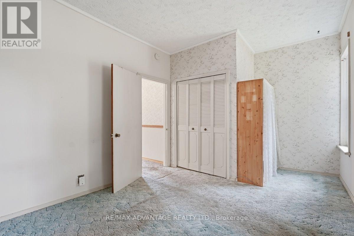 22383 ADELAIDE ROAD - 23