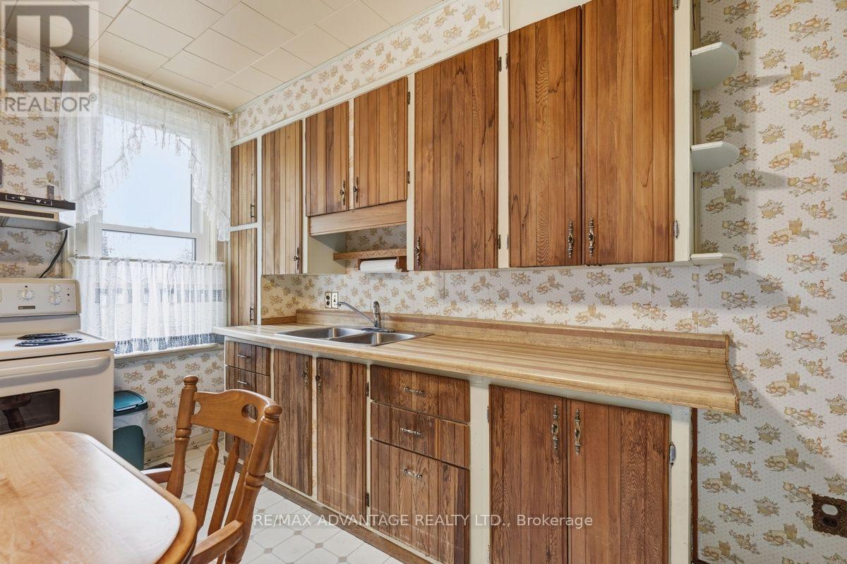 22383 ADELAIDE ROAD - 27