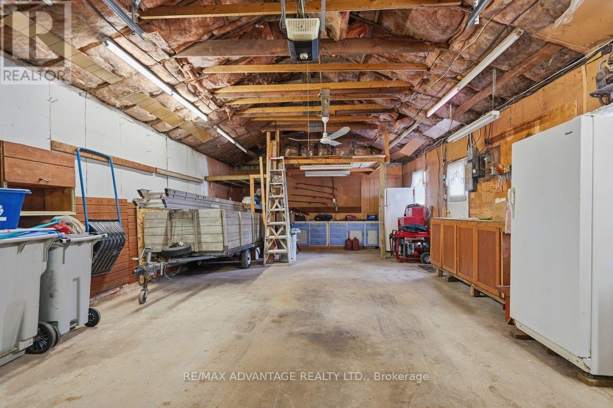 22383 ADELAIDE ROAD - Image 42
