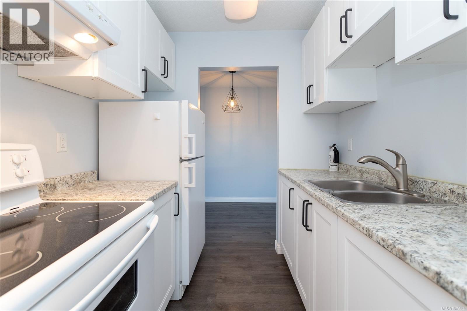 #113 1870 McKenzie Ave - 13