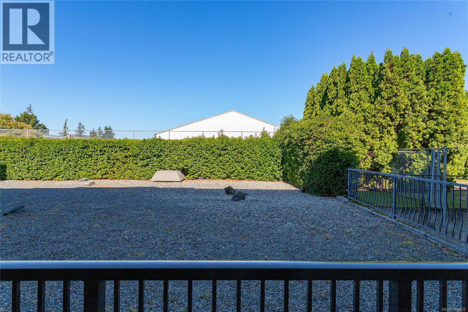 #113 1870 McKenzie Ave - 22
