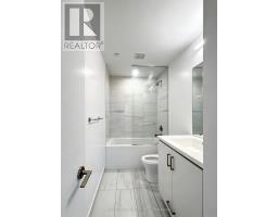 710 - 10 Honeycrisp Crescent, Vaughan, ON L4K0M8 Photo 13