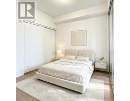710 - 10 Honeycrisp Crescent, Vaughan, ON L4K0M8 Photo 6