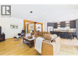 Living room - 188 Penrose Court, Penticton, BC V2A9B6 Photo 16