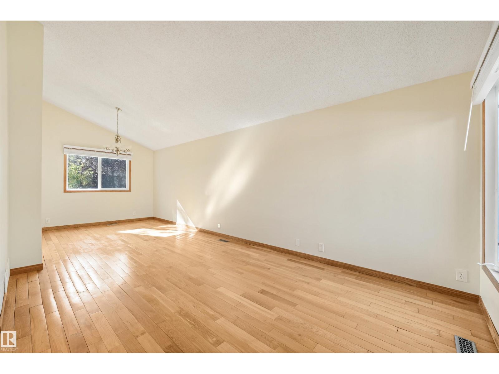 18623 70 AV NW - Image 14
