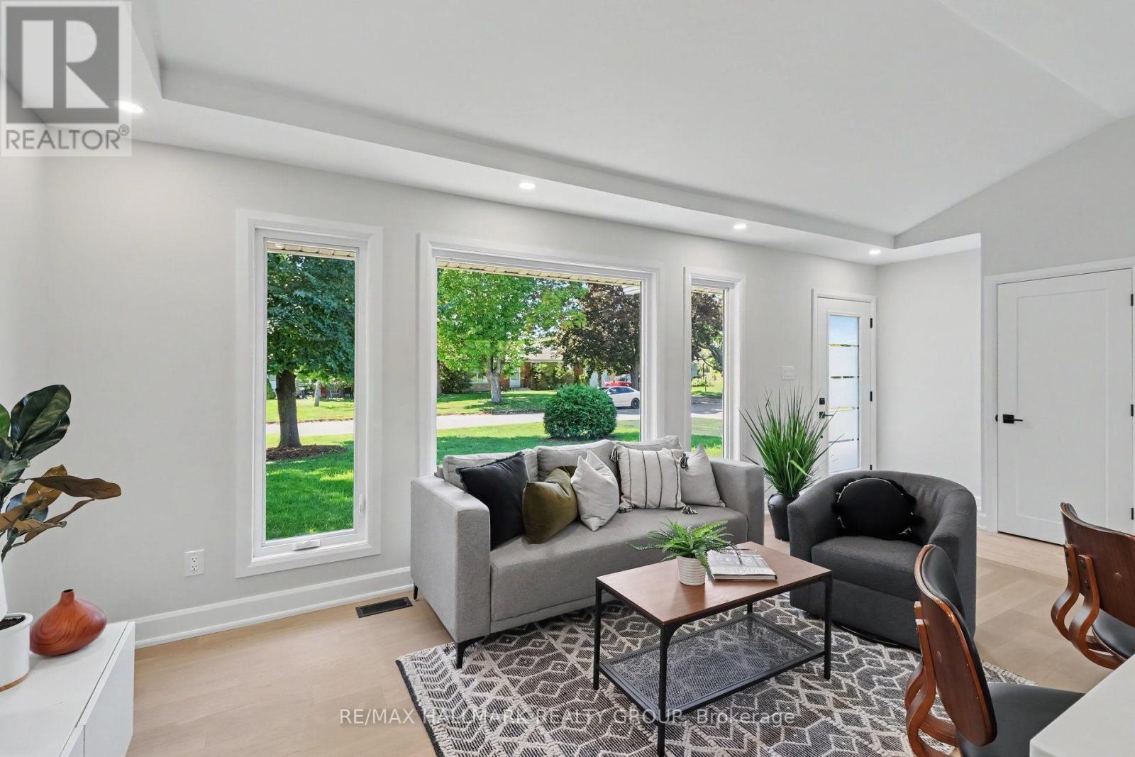 7 ATTWOOD CRESCENT, Ottawa — photo 3