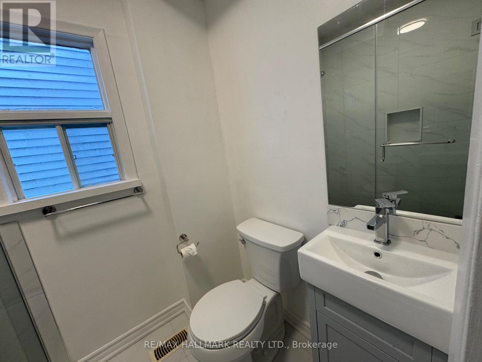 MAIN FLOOR - 57 HIAWATHA ROAD, Toronto (Greenwood-Coxwell) — photo 10