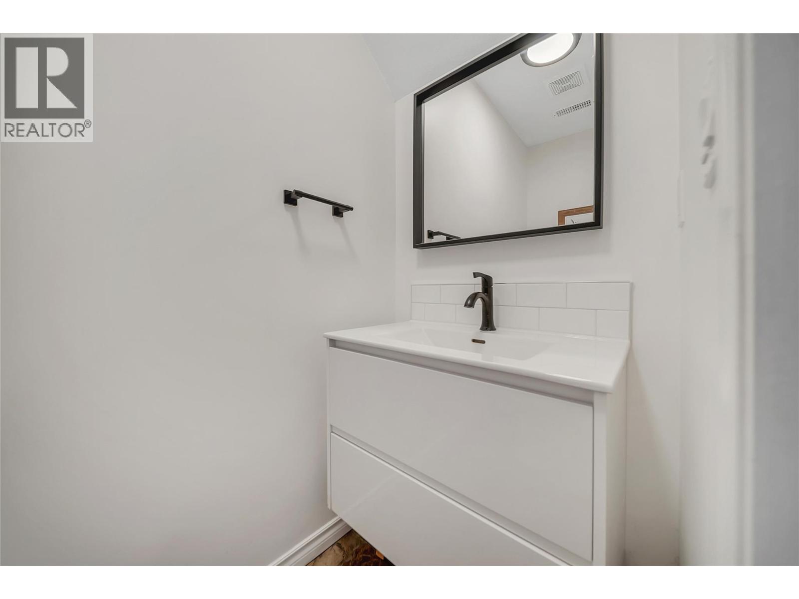 3339 Clement Road Unit# 7, Lake Country
