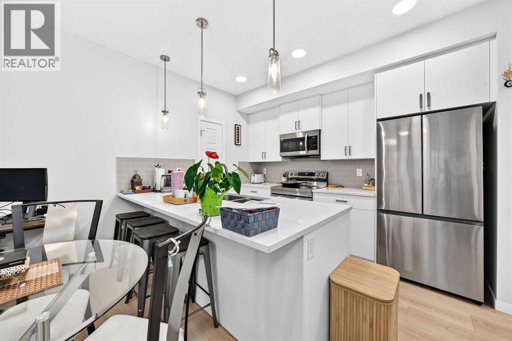 #4320 550 Belmont Street SW - 2