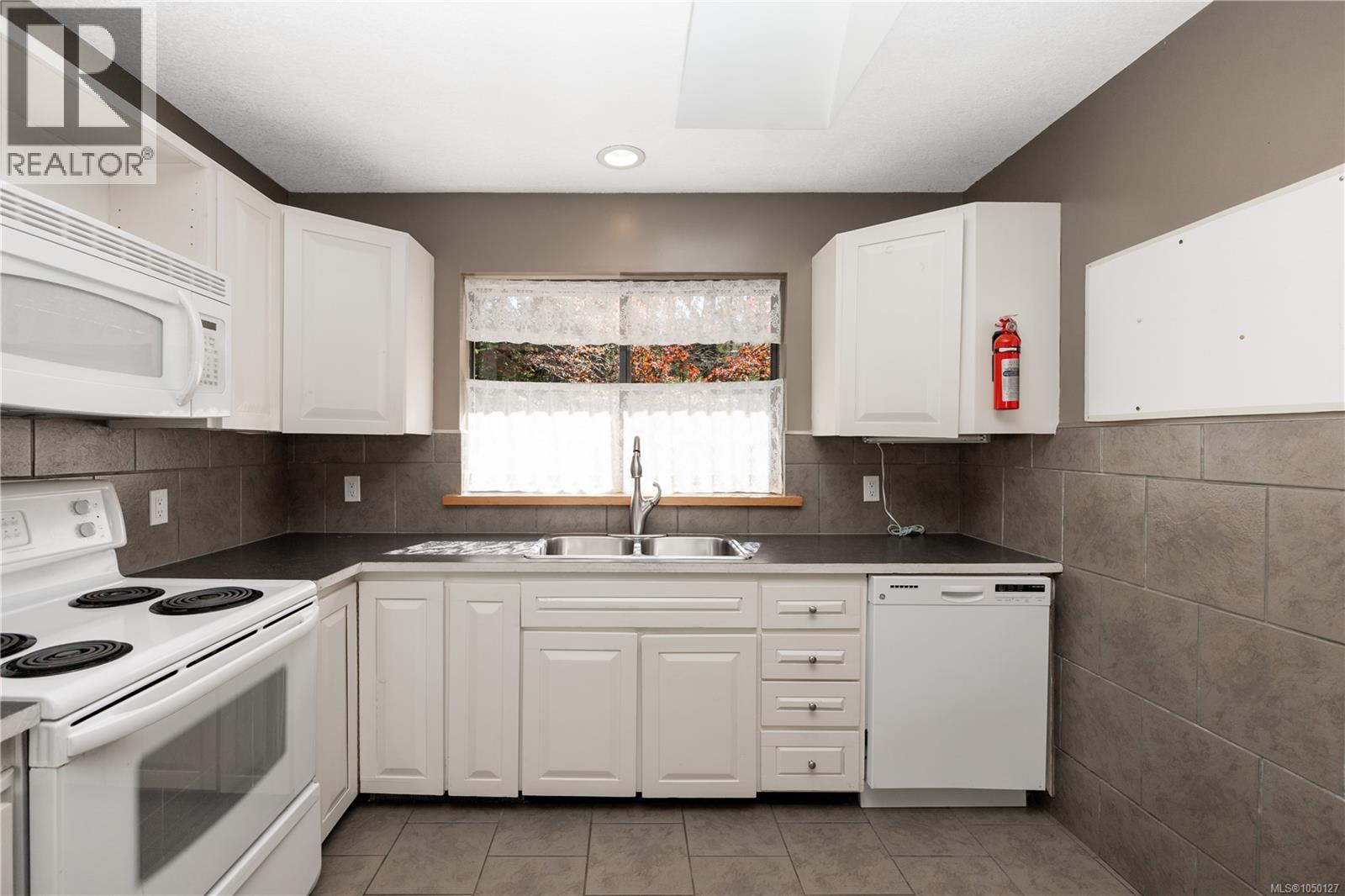 9498 Doyle Rd - Image 13