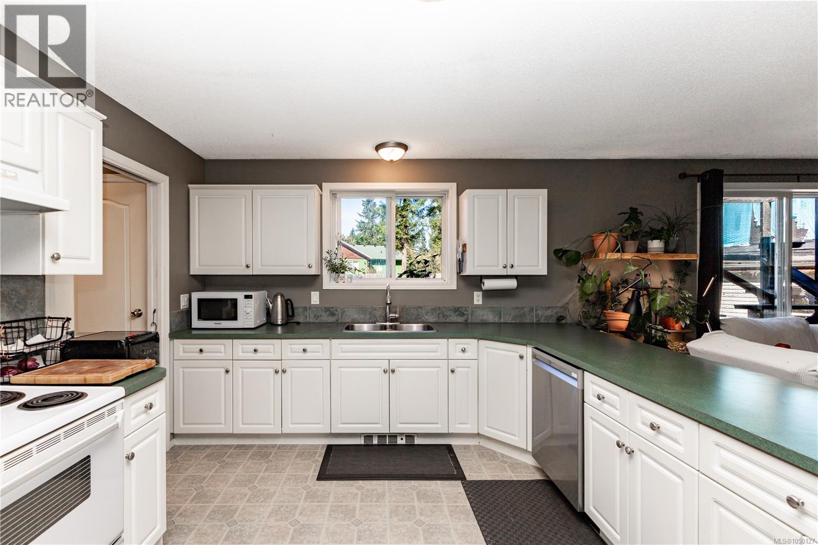 9498 Doyle Rd - 55