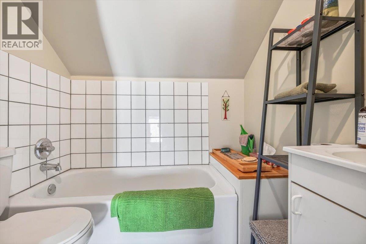 1112 2ND Avenue - Image 25