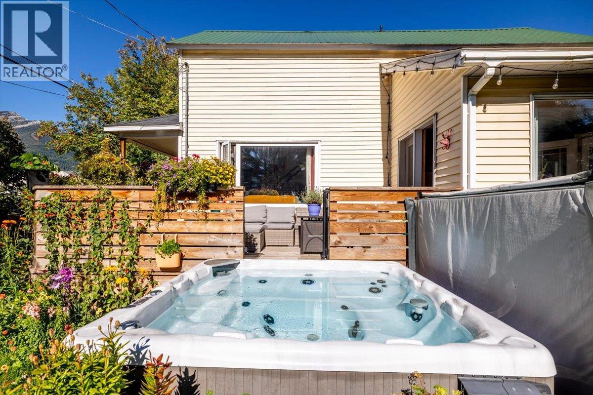 1112 2ND Avenue - 65