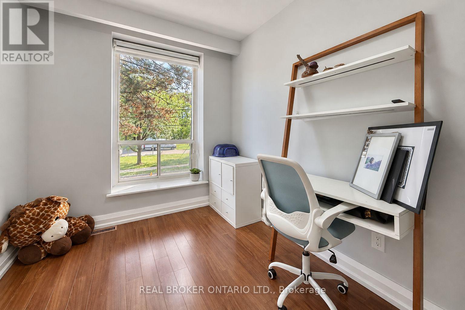 #3 69 UPPER CANADA DRIVE - Image 28