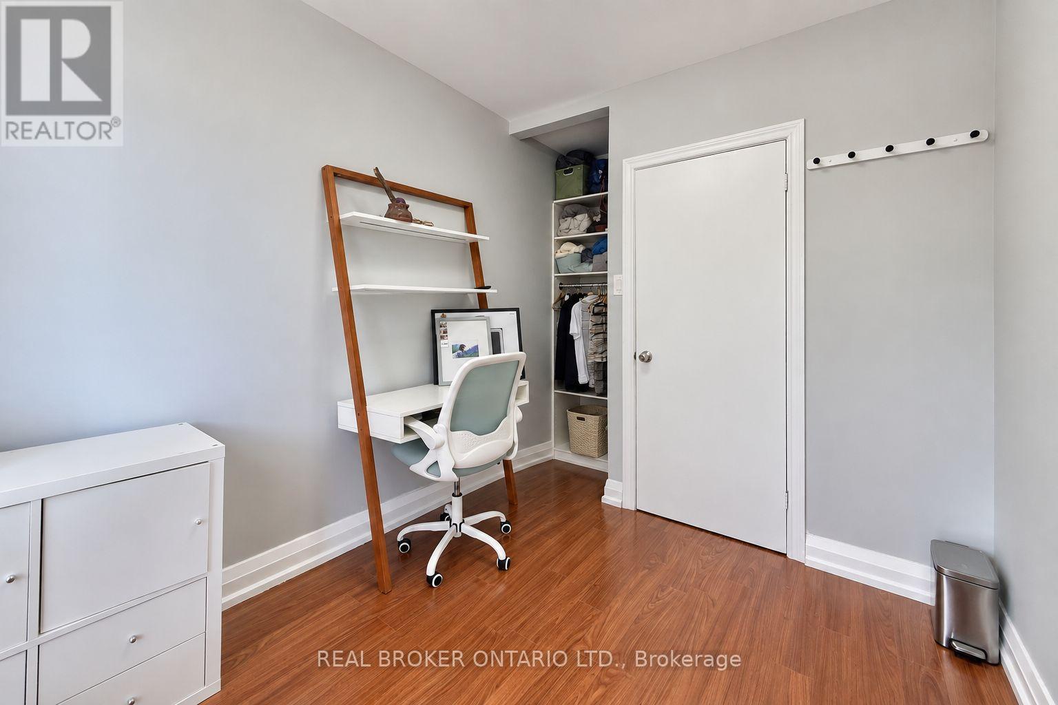 #3 69 UPPER CANADA DRIVE - Image 29