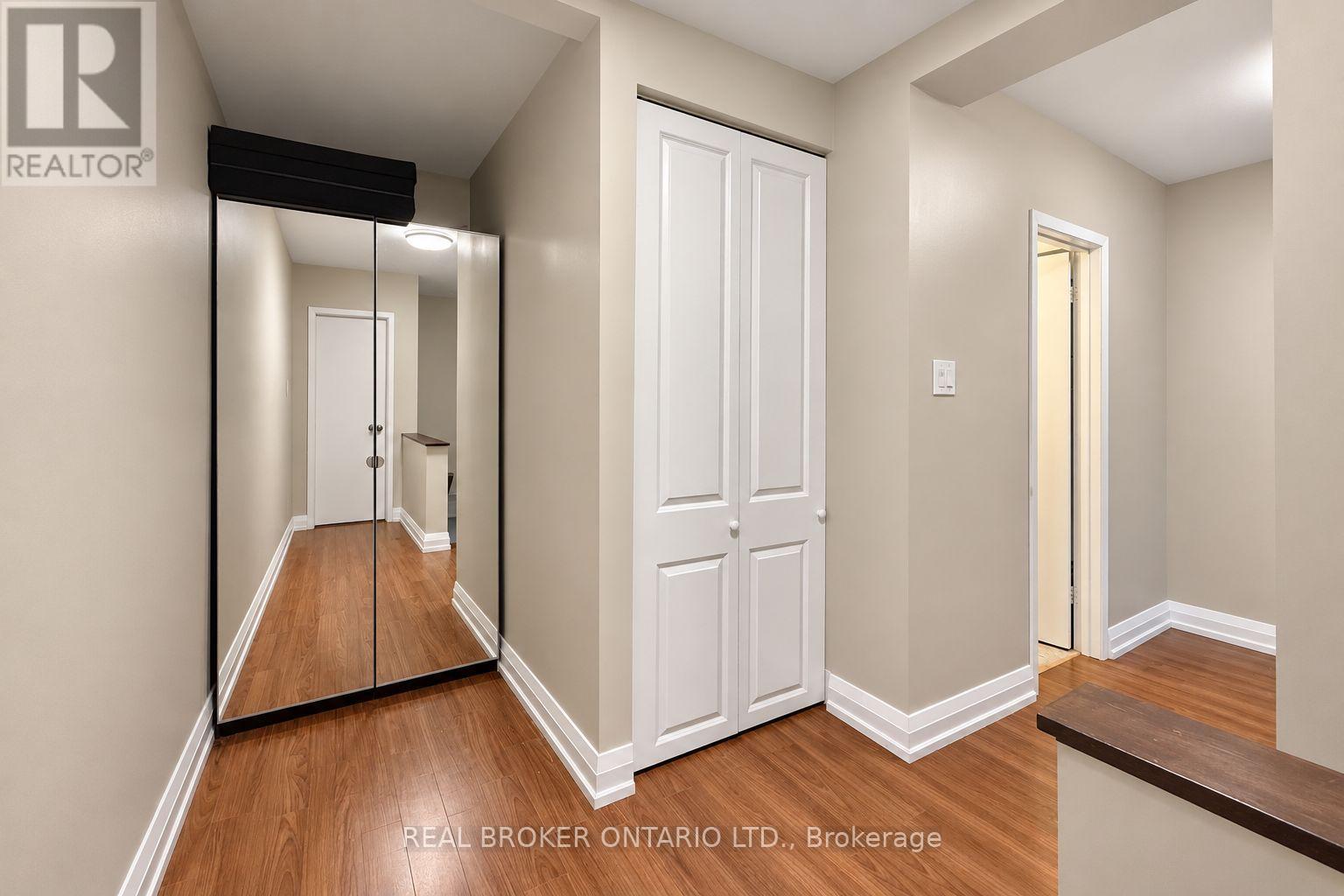#3 69 UPPER CANADA DRIVE - Image 32