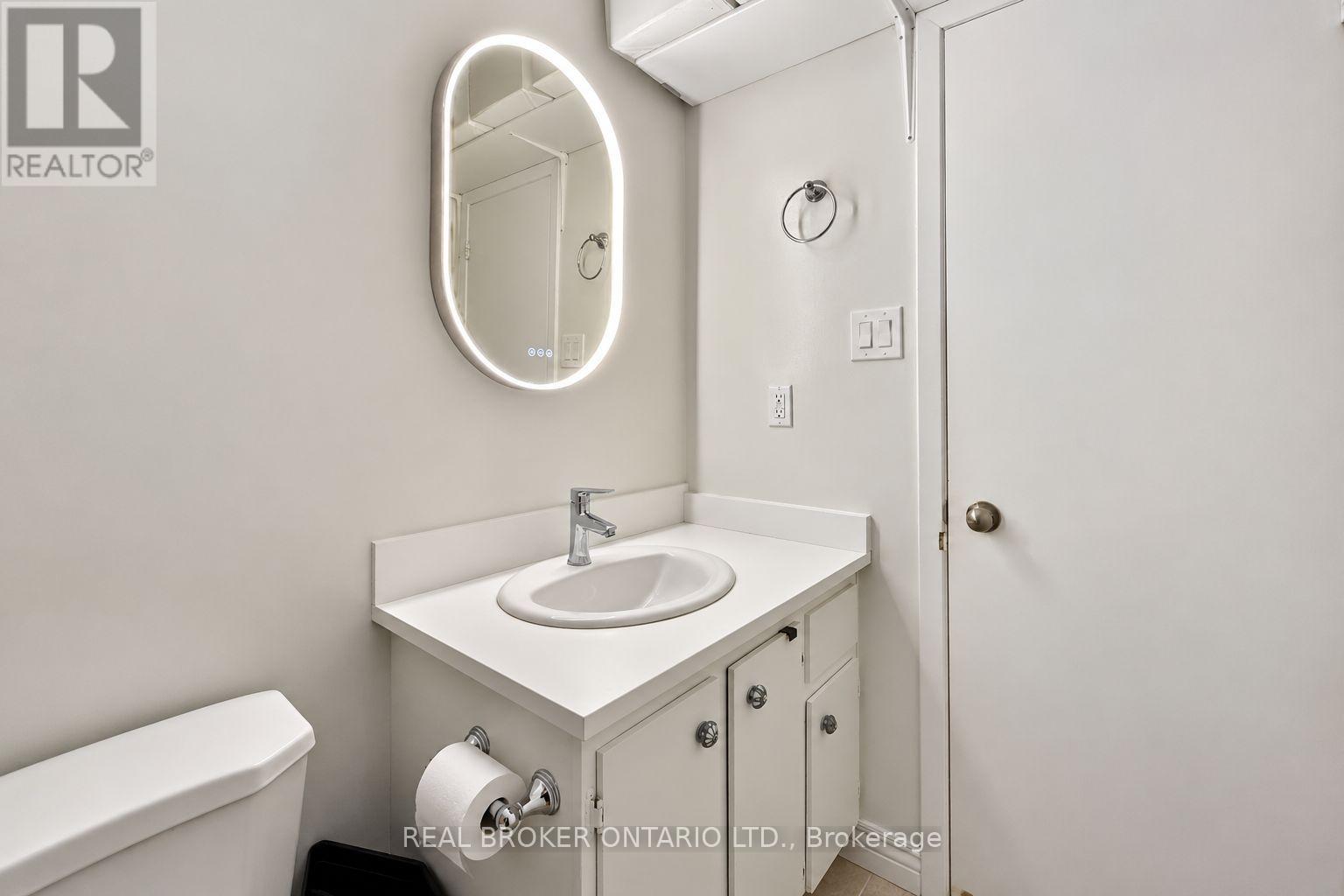 #3 69 UPPER CANADA DRIVE - Image 34