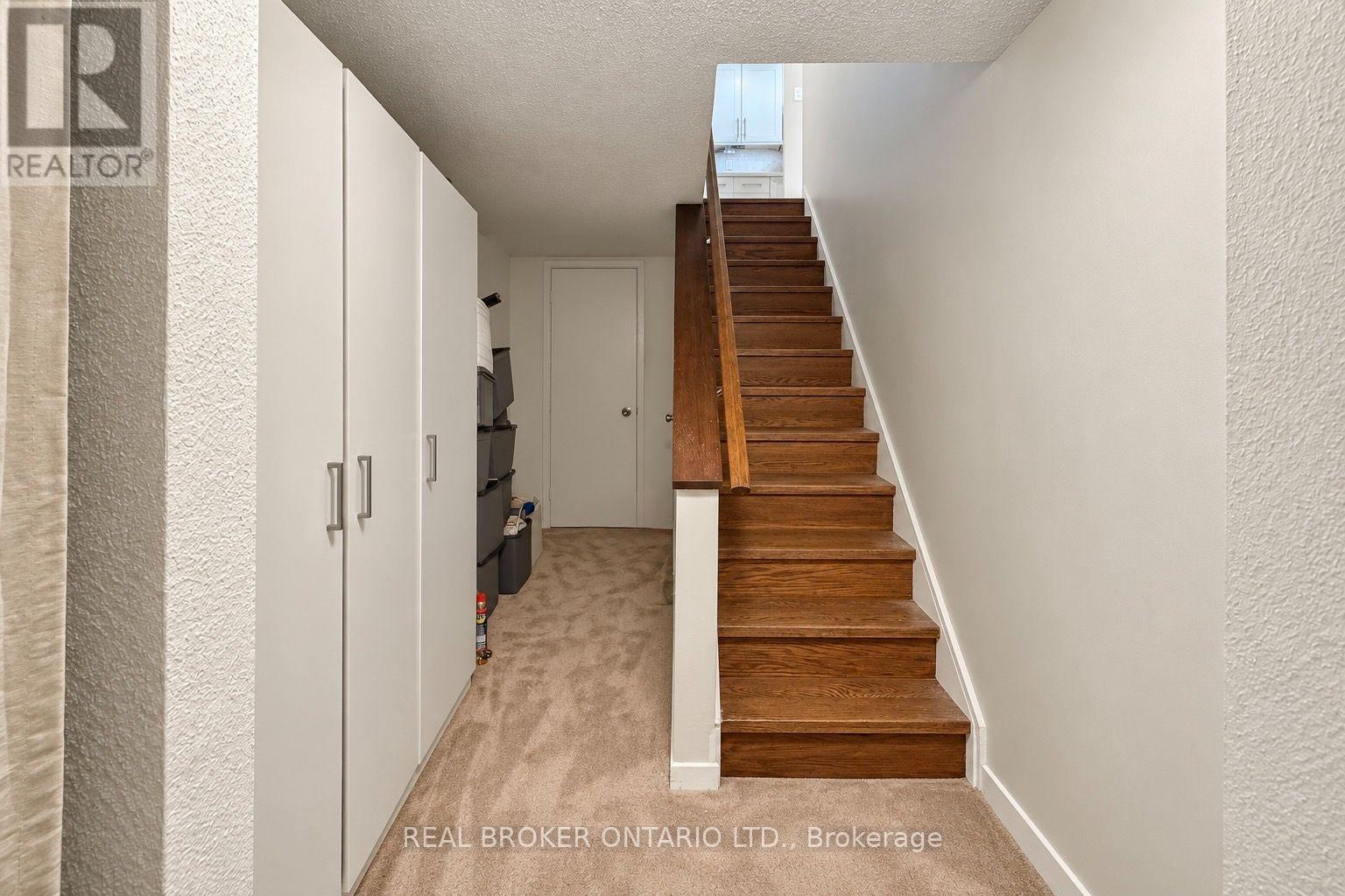 #3 69 UPPER CANADA DRIVE - Image 35