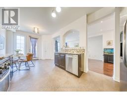 2762 Donald Cousens Parkway, Markham, ON L6B0X8 Photo 14