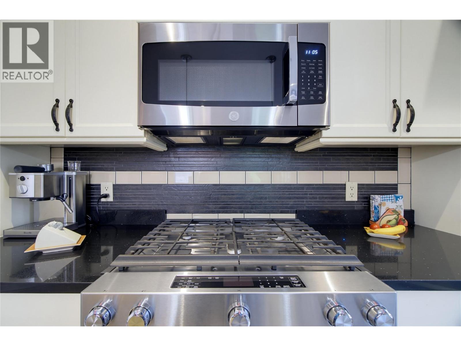 #8 2850 7th Avenue NE - 19
