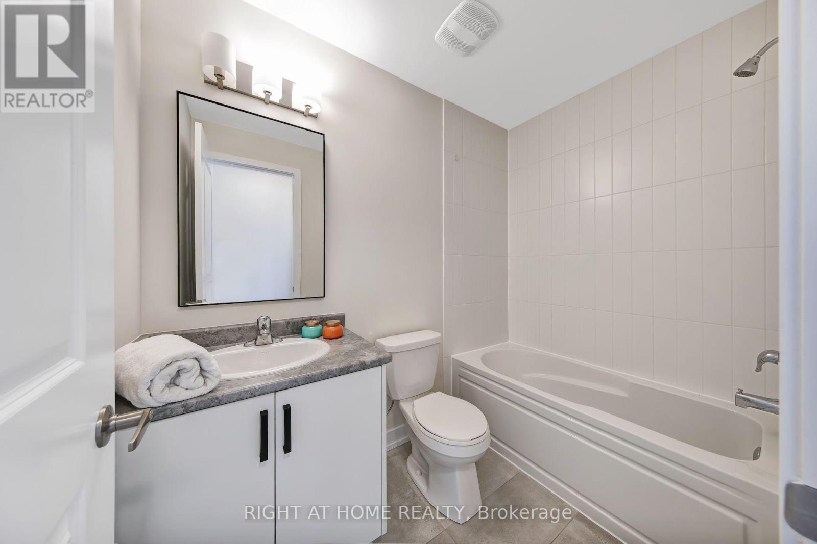 62 INGERSOLL LANE - 31