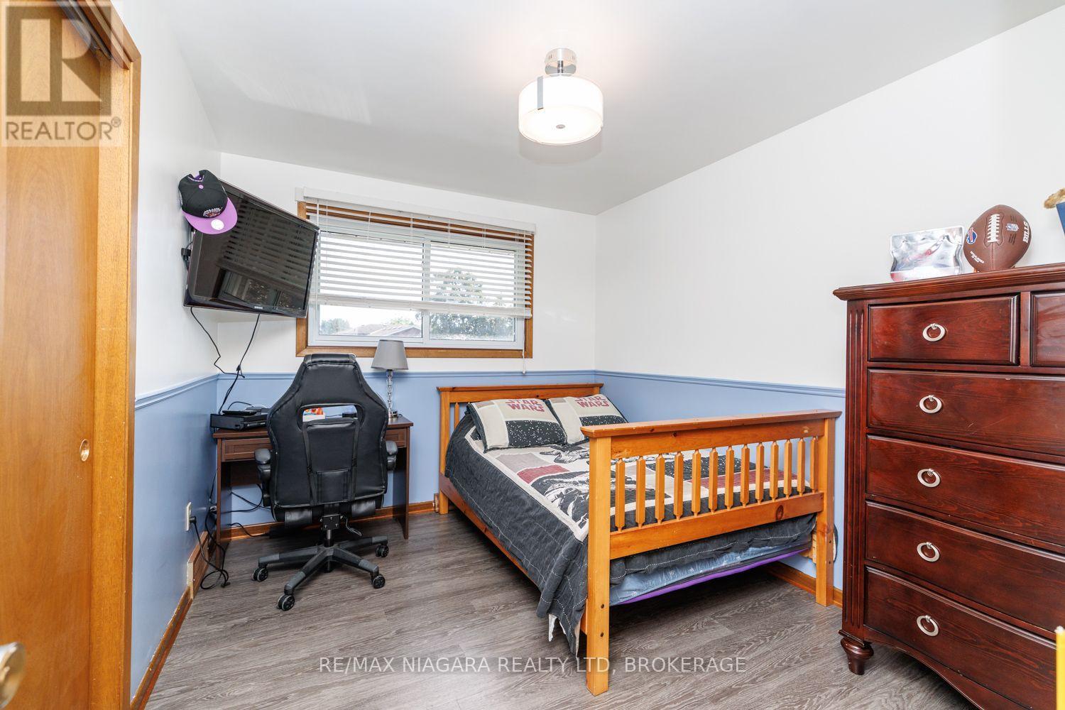 121 GARON AVENUE - 17