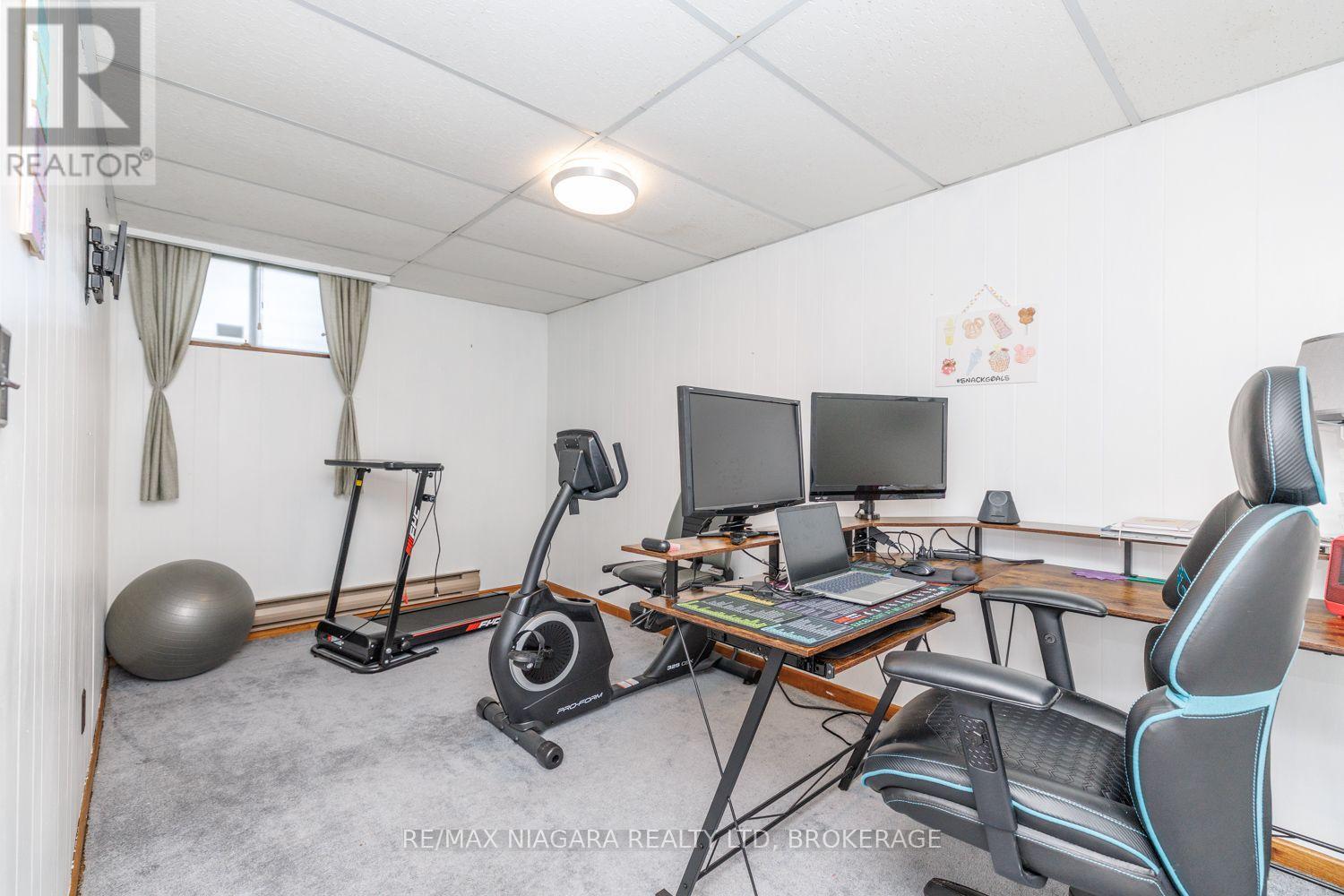 121 GARON AVENUE - 23