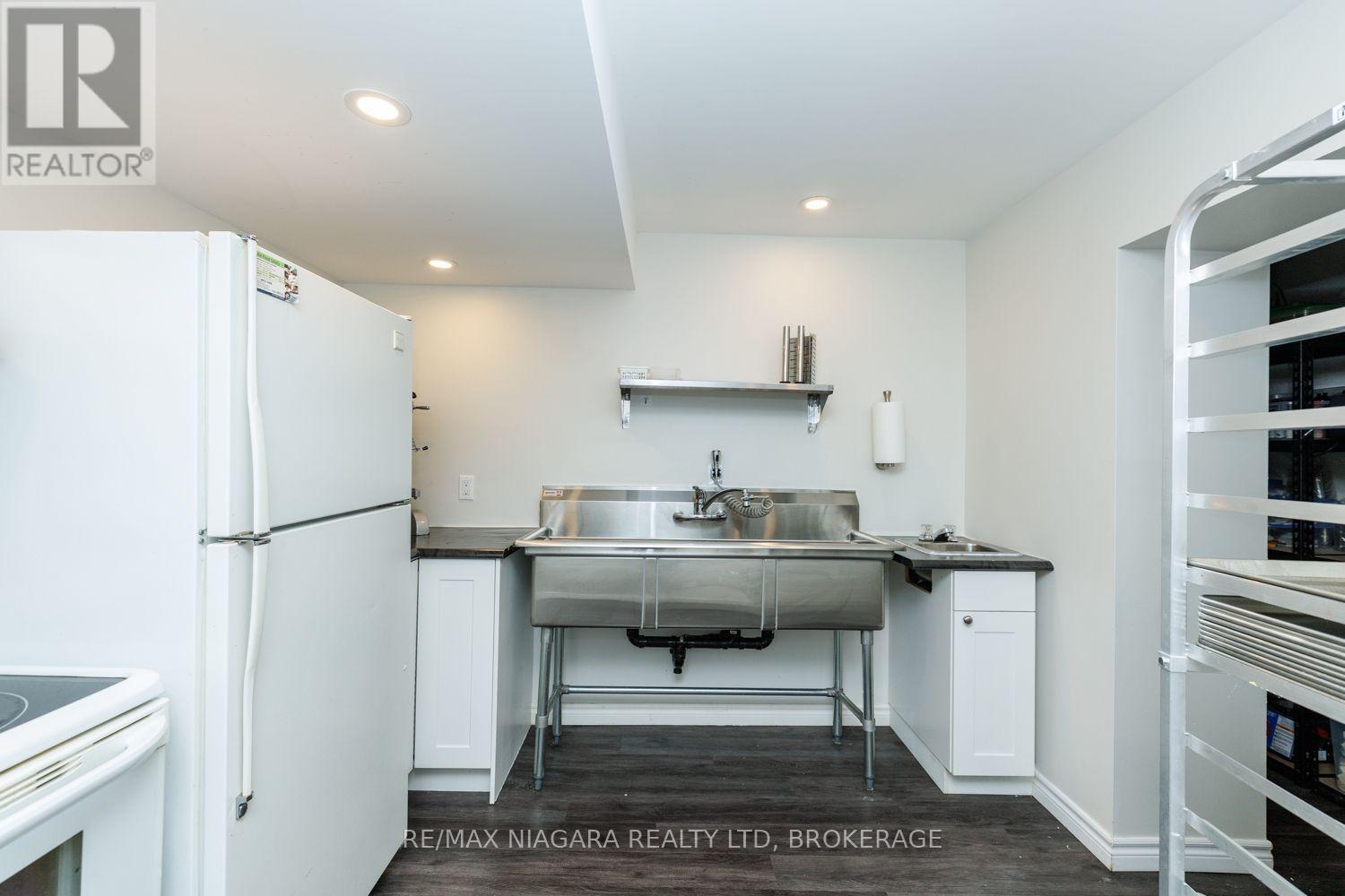 121 GARON AVENUE - 26