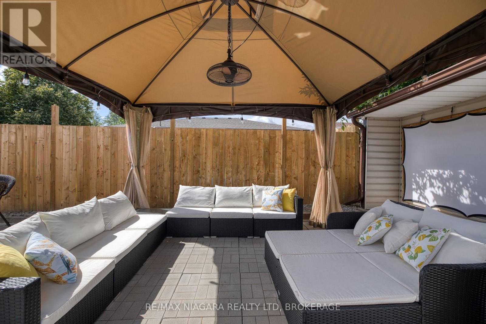 121 GARON AVENUE - Image 32