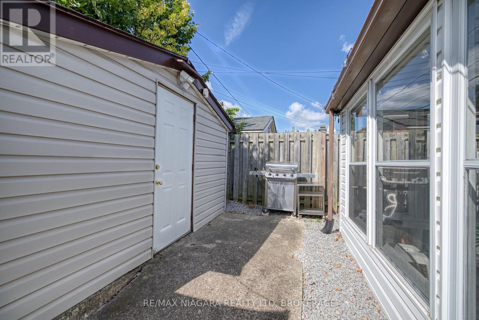 121 GARON AVENUE - 34