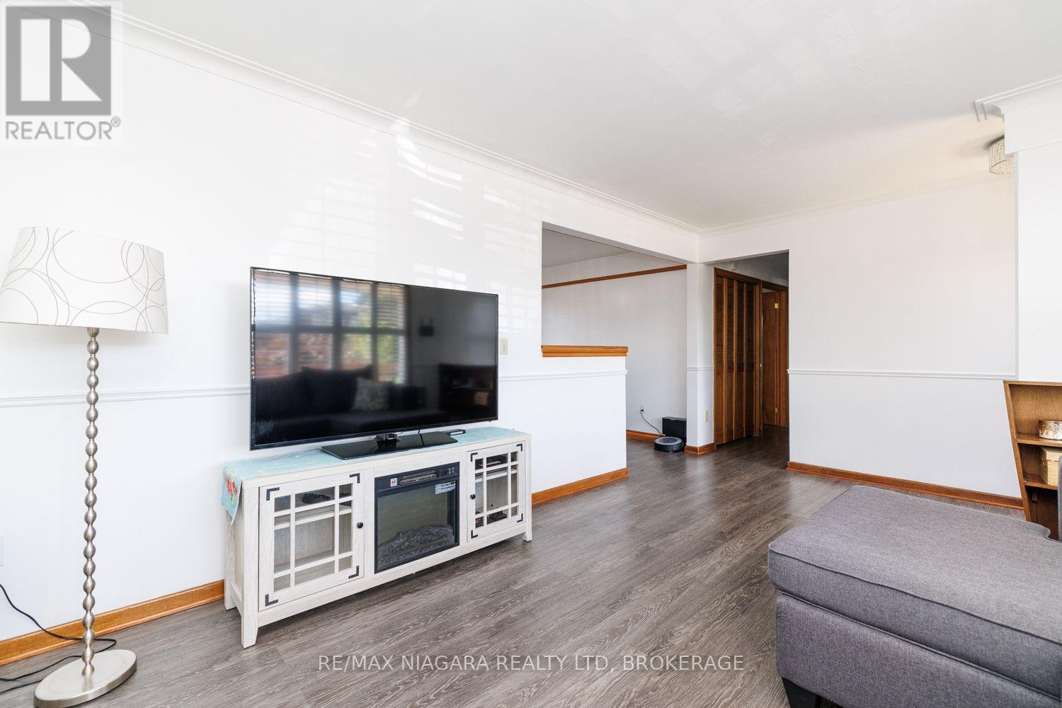 121 GARON AVENUE - 6