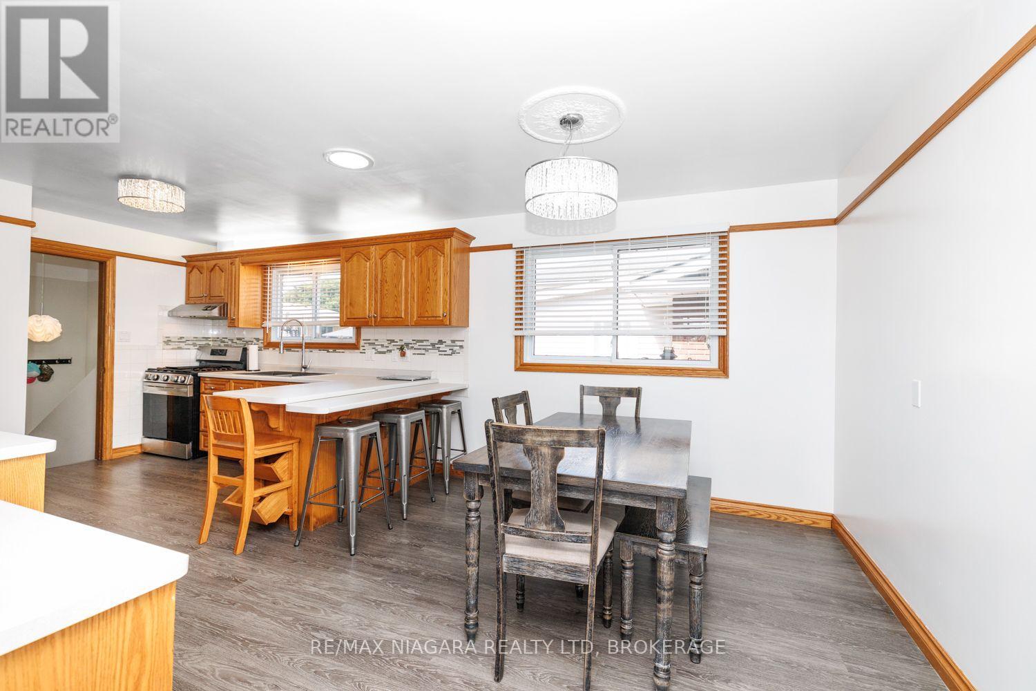 121 GARON AVENUE - 7