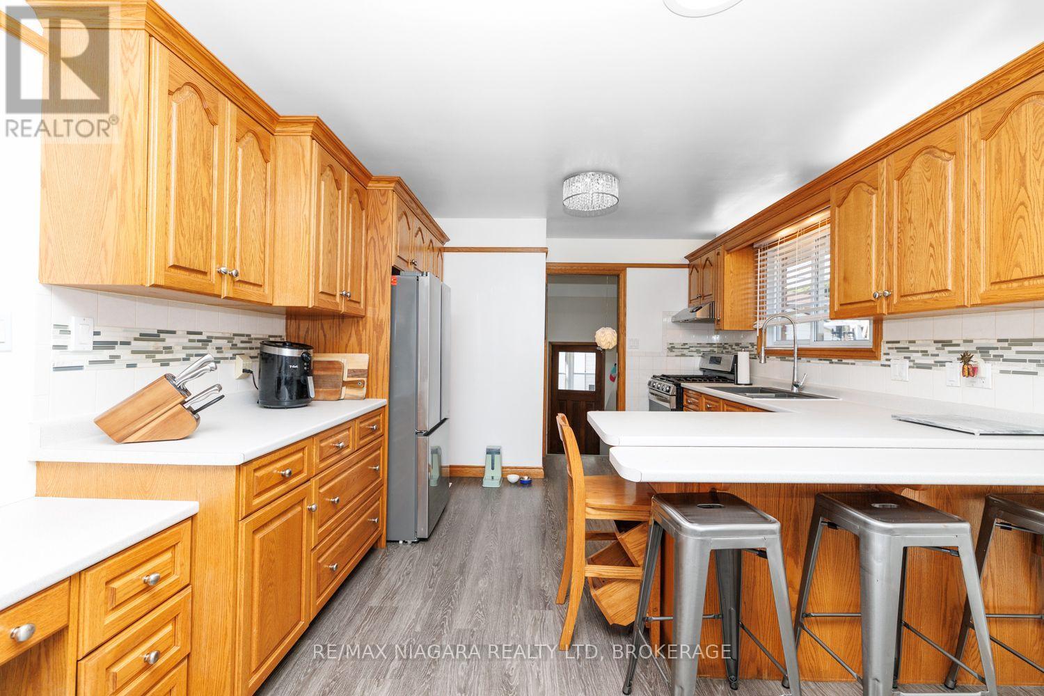 121 GARON AVENUE - 9