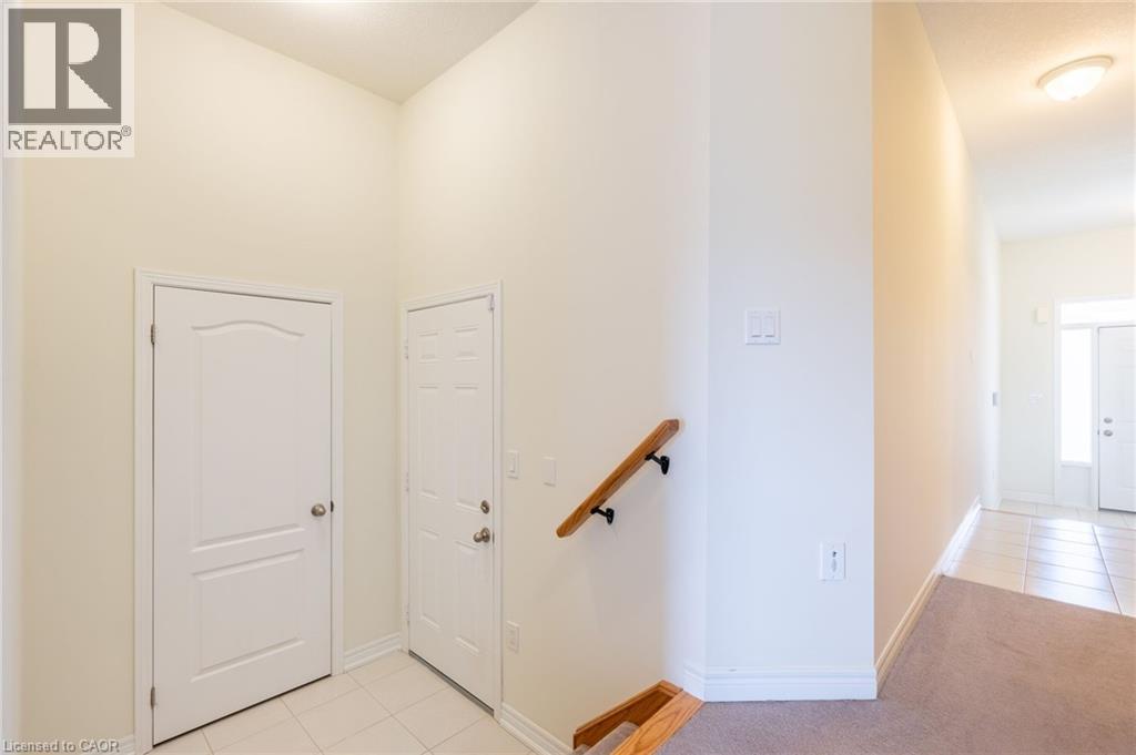 175 LORMONT Boulevard, Stoney Creek — photo 9