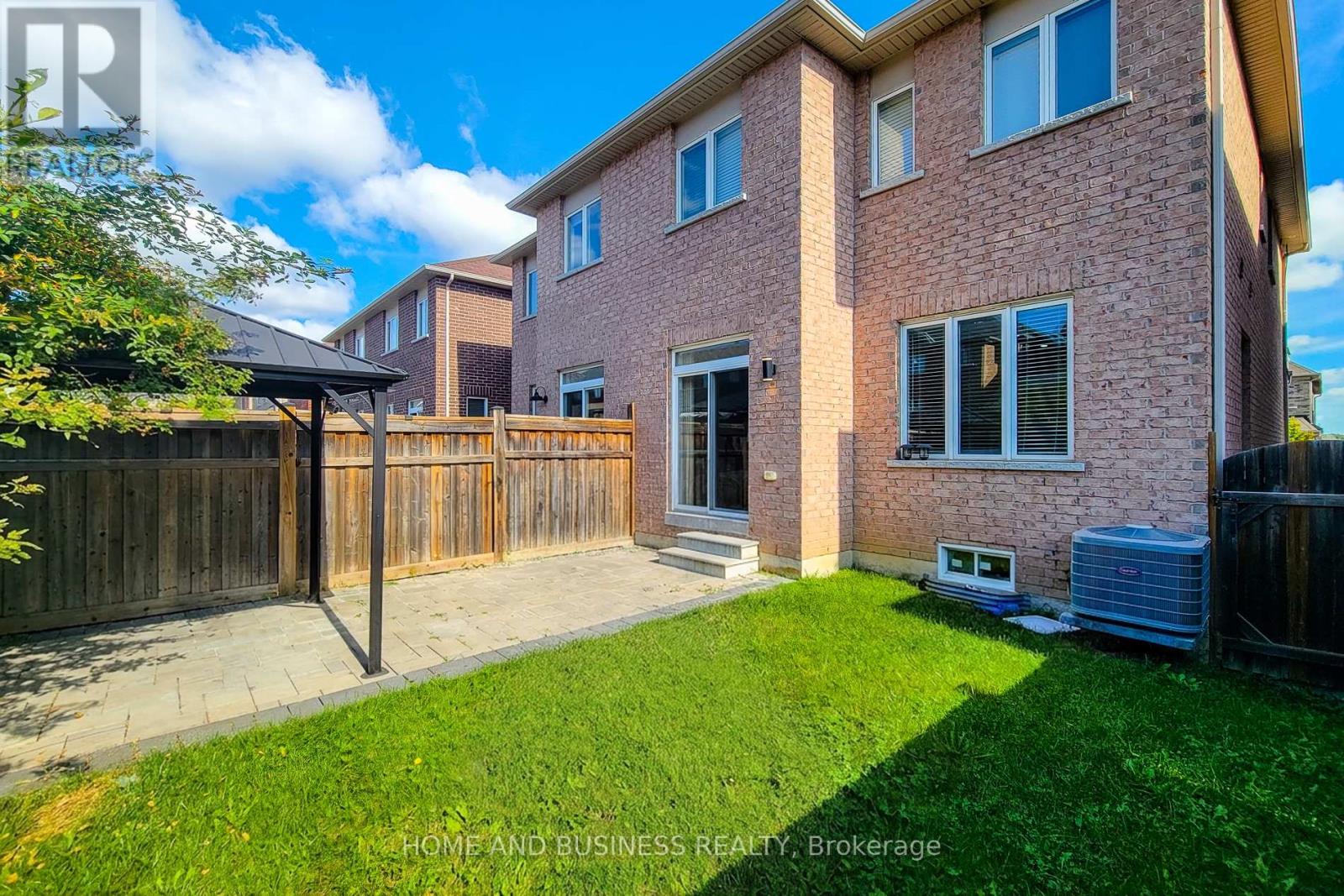 5532 MEADOWCREST AVENUE - 35