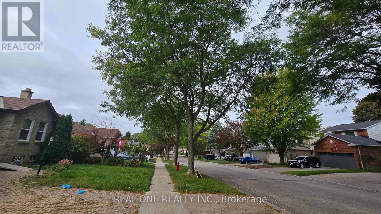 B - 58 CLOSS SQUARE, Aurora (Aurora Village) — photo 3