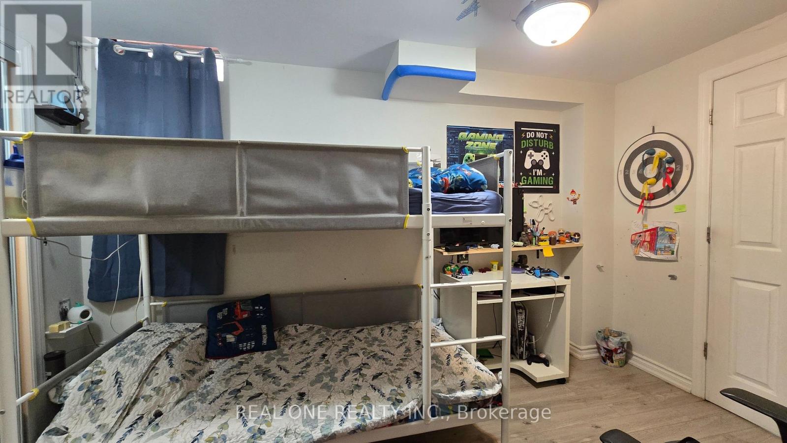 B - 58 CLOSS SQUARE, Aurora (Aurora Village) — photo 8