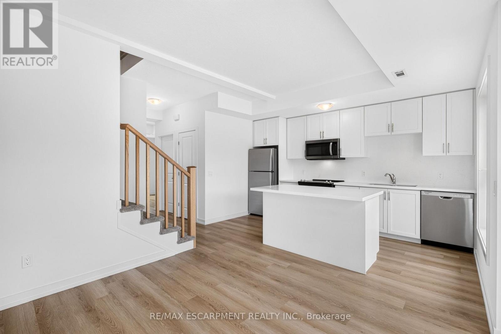 55 GREAT FALLS BOULEVARD, Hamilton (Waterdown) — photo 11