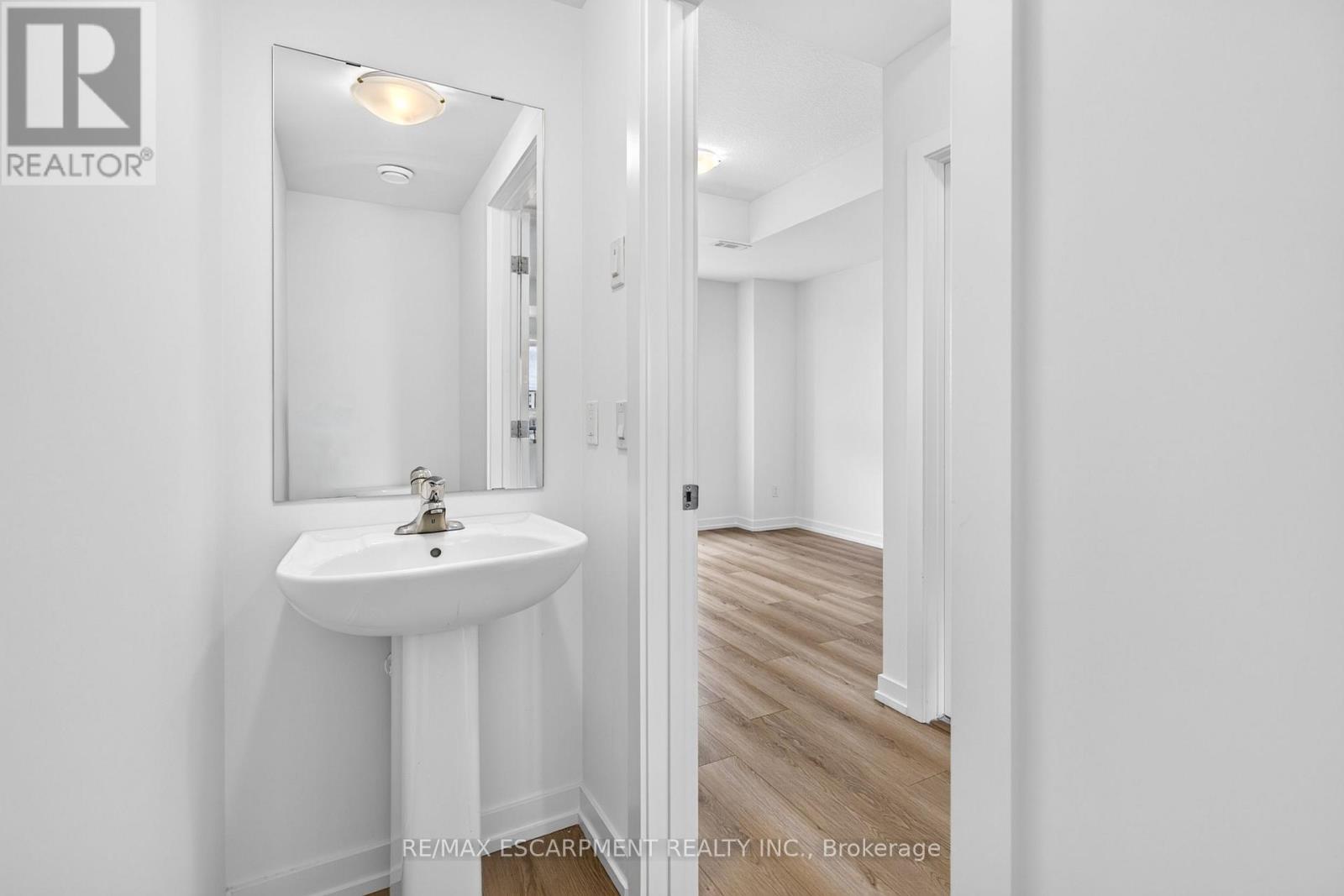 55 GREAT FALLS BOULEVARD, Hamilton (Waterdown) — photo 9