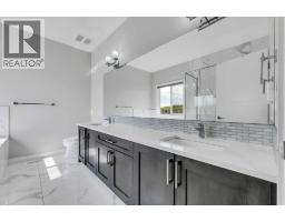 4pc Bathroom - 131 Sherview Grove Nw, Calgary, AB T3R0Y4 Photo 21