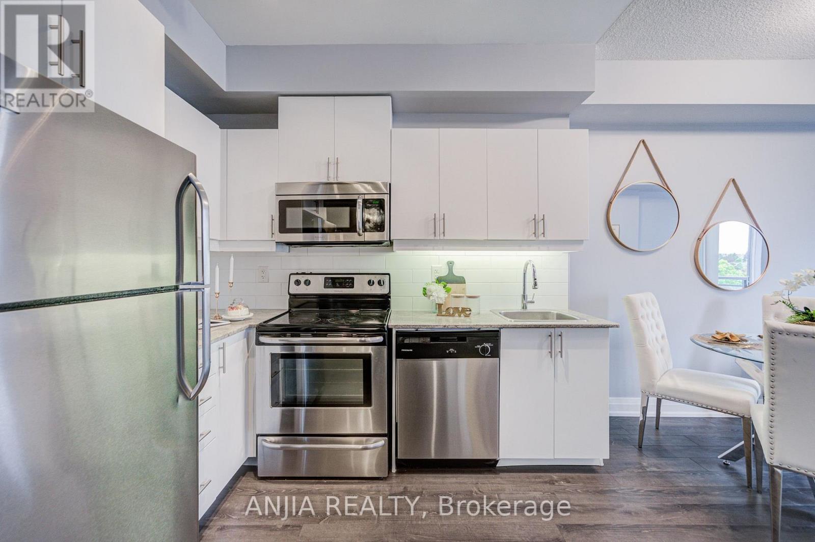 #510 17 KENASTON GARDENS - 15