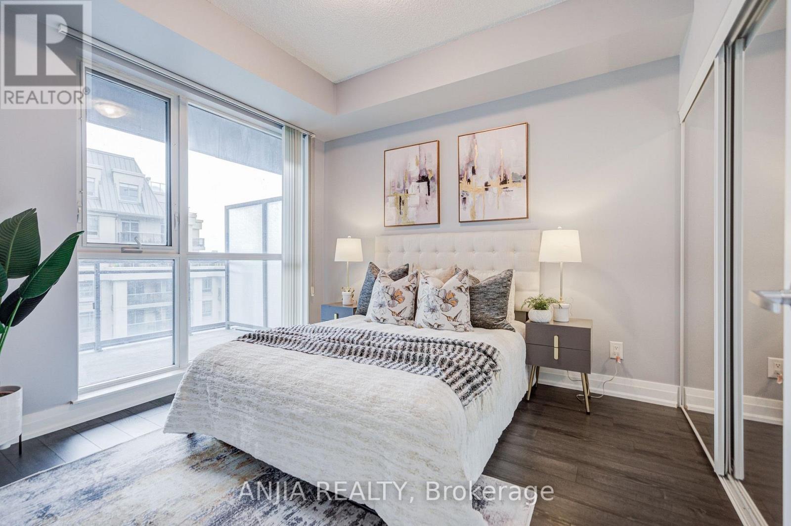 #510 17 KENASTON GARDENS - 22