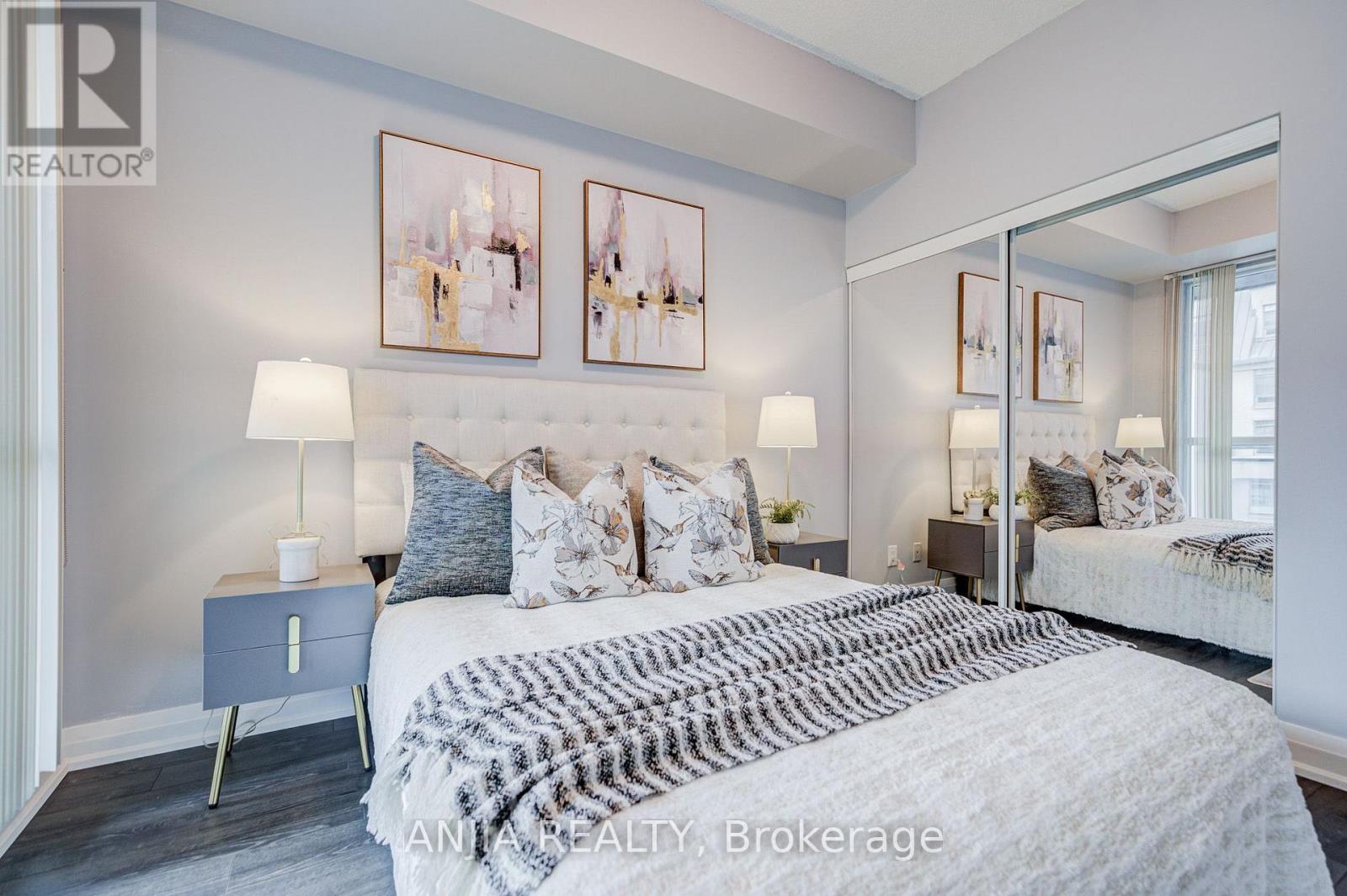 #510 17 KENASTON GARDENS - 25