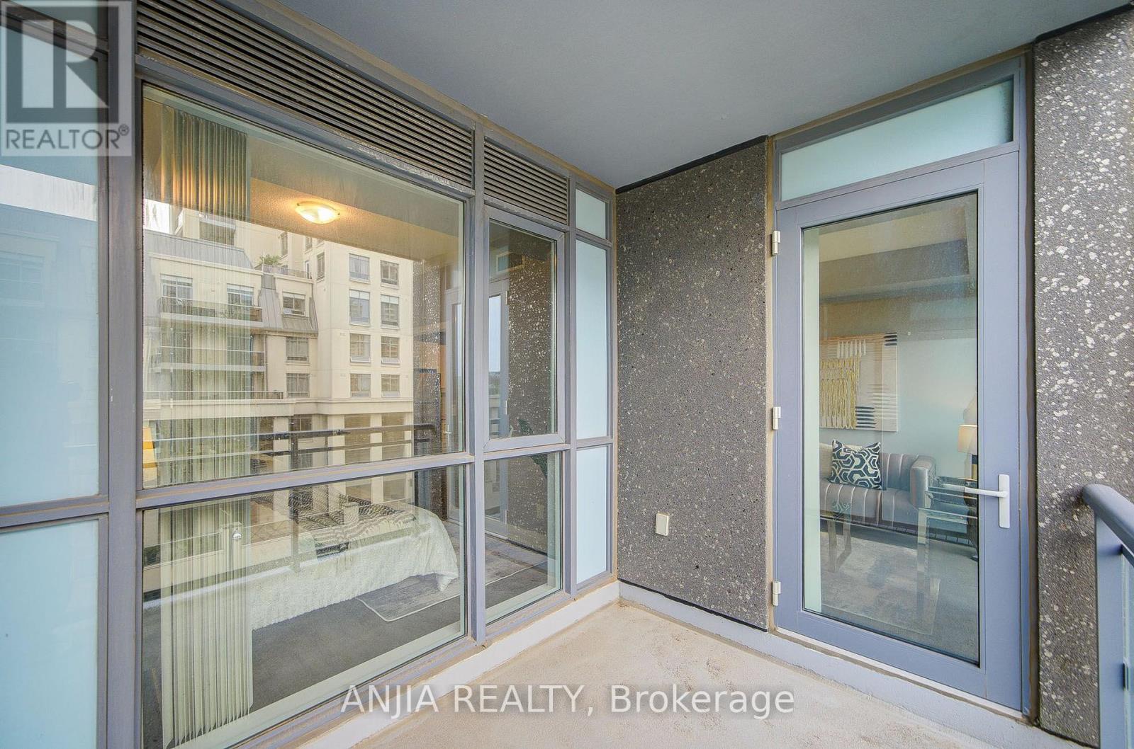 #510 17 KENASTON GARDENS - 29
