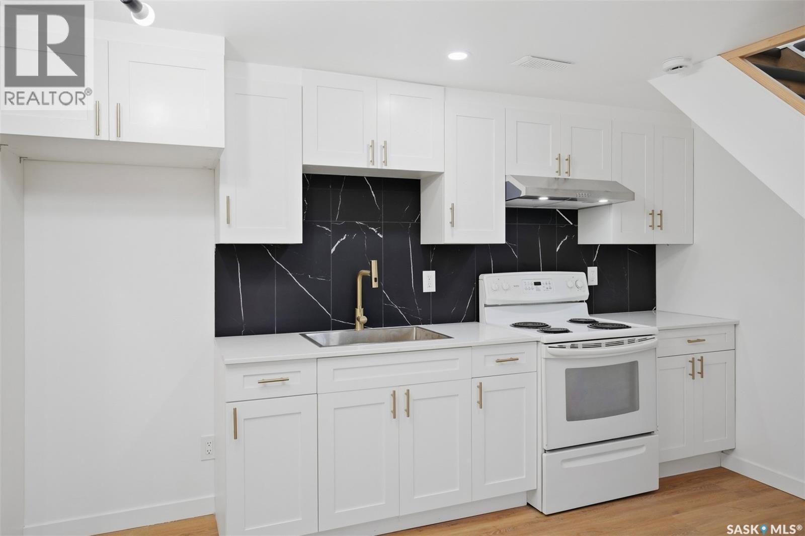 3805 Diefenbaker DRIVE - Image 22