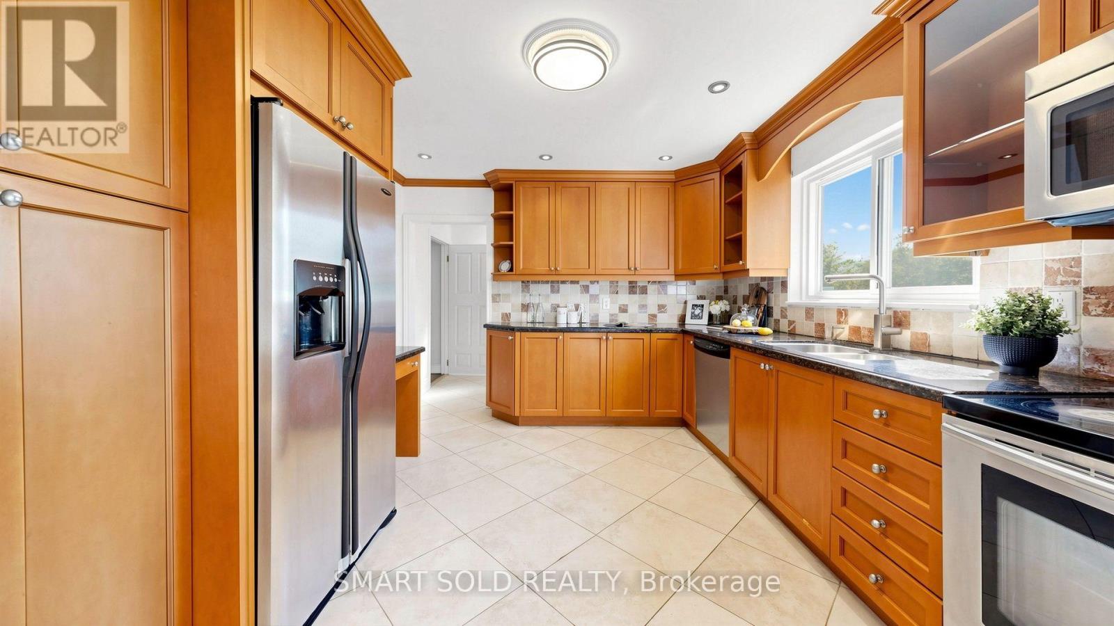 210 SHAUGHNESSY BOULEVARD - 7