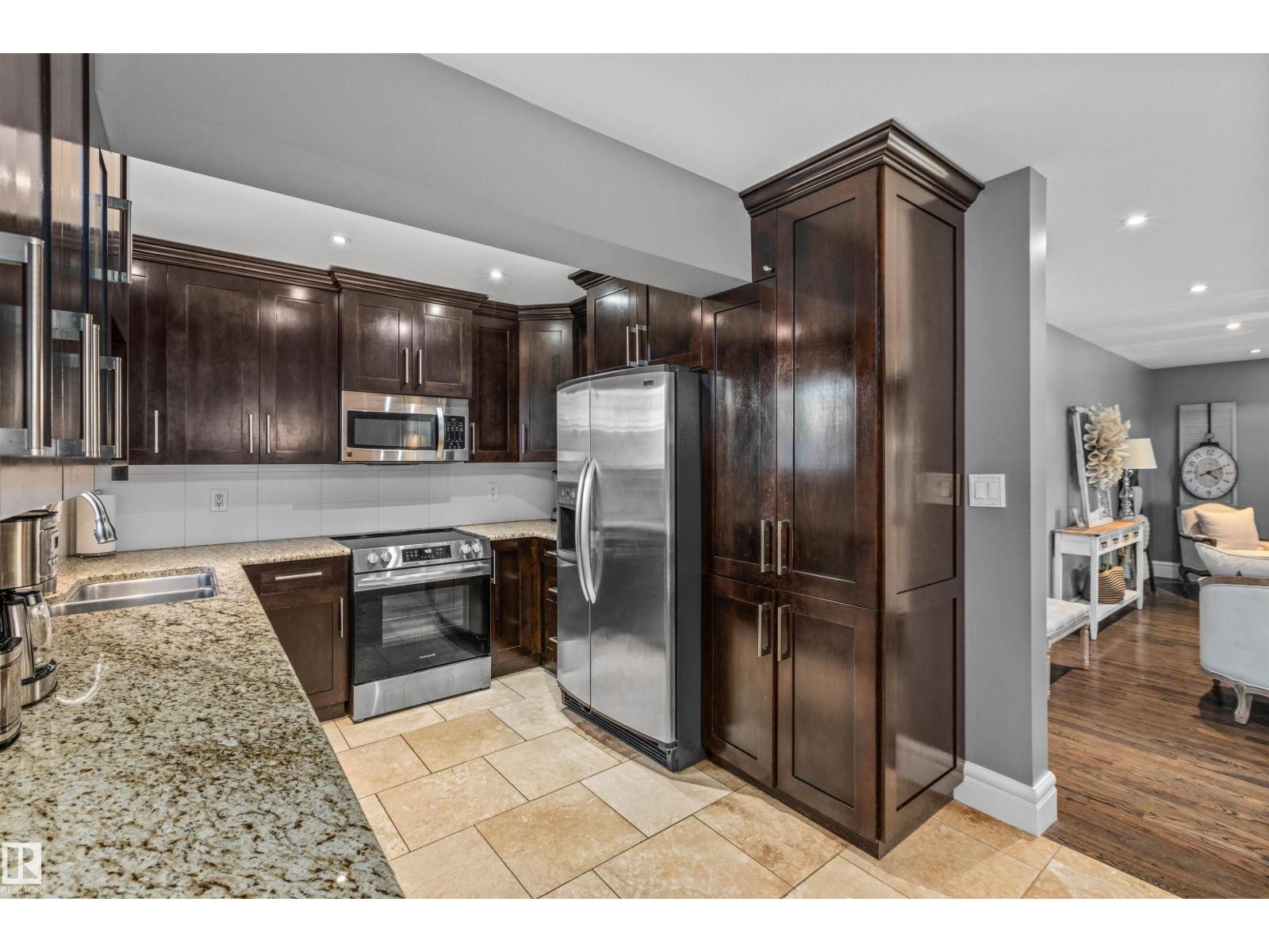 10321 137 ST NW - 7