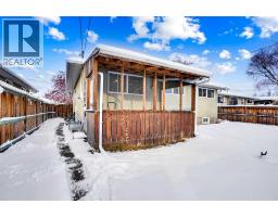 1436 Robson Crescent SE - photo 11